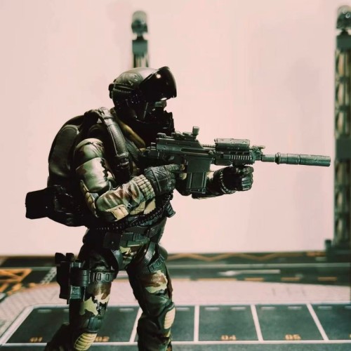 Hasbro F96815X00 G.I.Joe Classified Series 60th Anniversary 6 Inch Action Pilot (HALO Jumper) Action Figure Set