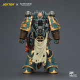 JOYTOY JT04339 Warhammer The Horus Heresy 1:18 Sons of Horus Maloghurst the Twisted the Warmaster's Equerry with Legion Standard and Banestrike Bolter